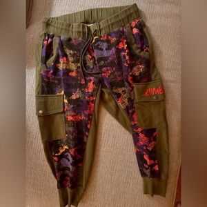ZUMBA Camo Cargo Cropped Banded Sweats